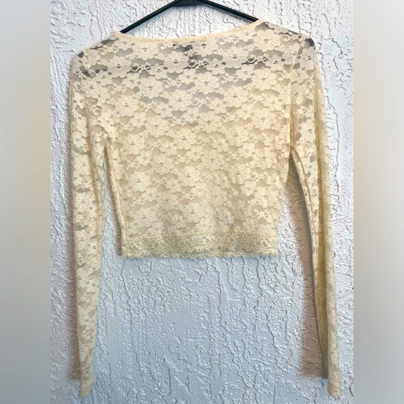Forever 21 off white long sleeve lacy crop top - Picture 2 of 3